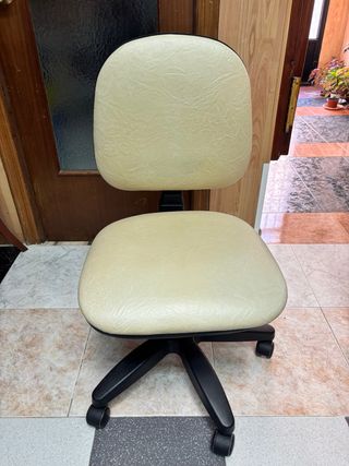 Silla oficina giratoria beige