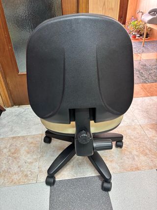 Silla oficina giratoria beige