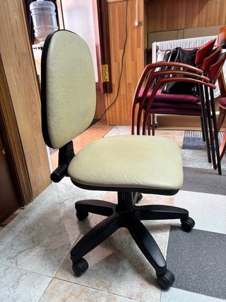Silla oficina giratoria beige