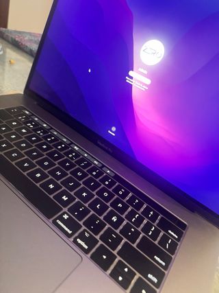 MacBook Pro 15" 2017 - 16GB RAM  256gb SSD