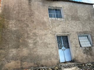 OFERTON Se vende cochera en la aldea de Gutar.