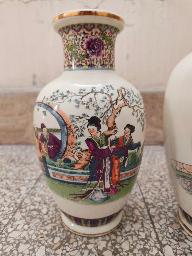 Vasi giapponesi decorati