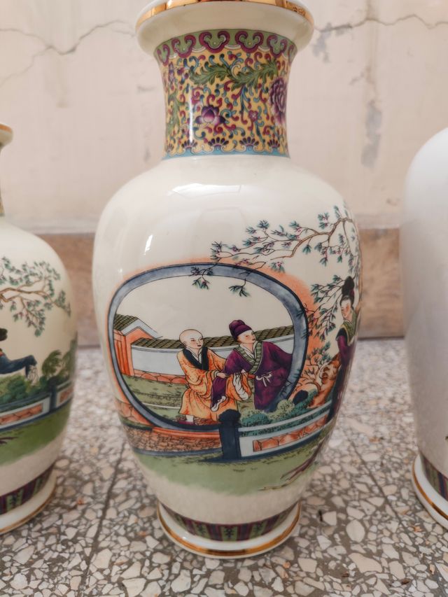 Vasi giapponesi decorati