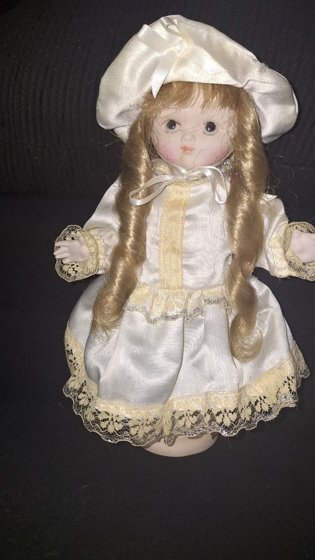 Muñeca porcelana Ramón Inglés