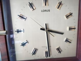 Reloj LORUS vintage cuadrado
