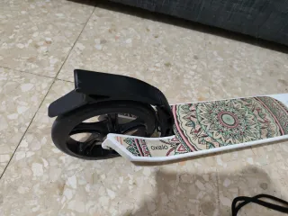 Patinete infantil, casi nuevo