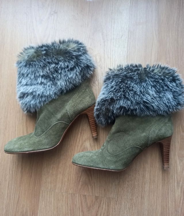 Botines costuras vuelta pelo /Bershka