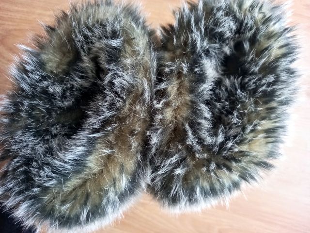 Botines costuras vuelta pelo /Bershka