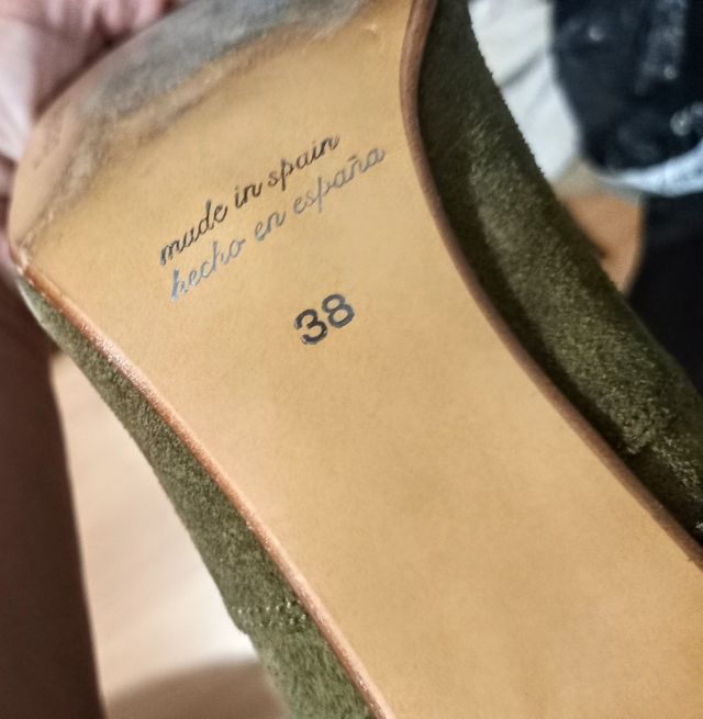 Botines costuras vuelta pelo /Bershka