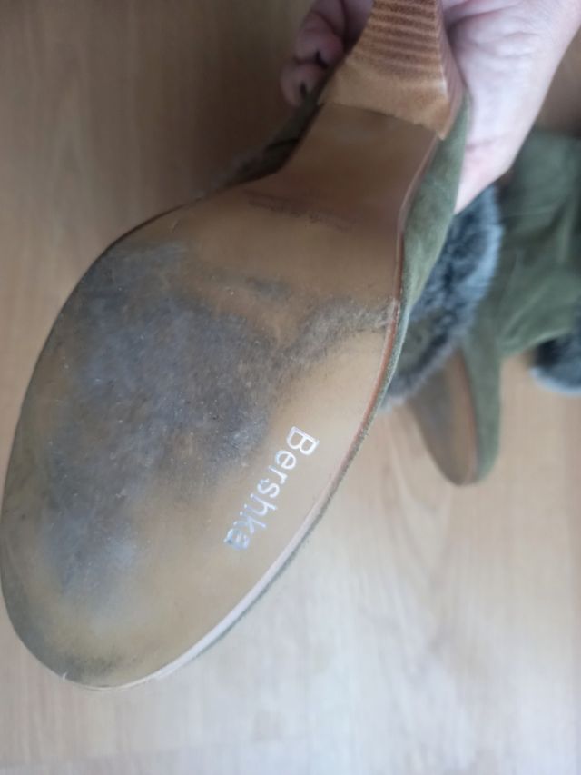 Botines costuras vuelta pelo /Bershka