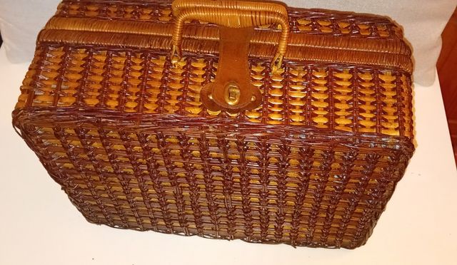 Cesta picnic mimbre antigua