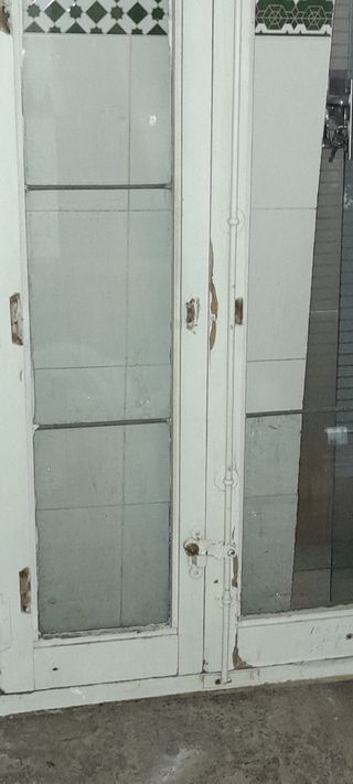 Ventana antigua de madera  