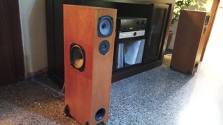 Altavoces Rega RS5 Marrón
