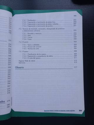 Operaciones básicas y servicios en restauración...