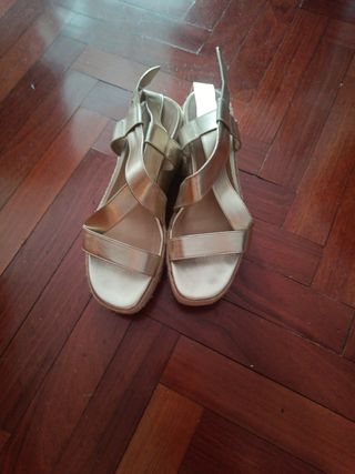 Sandalias plataforma doradas
