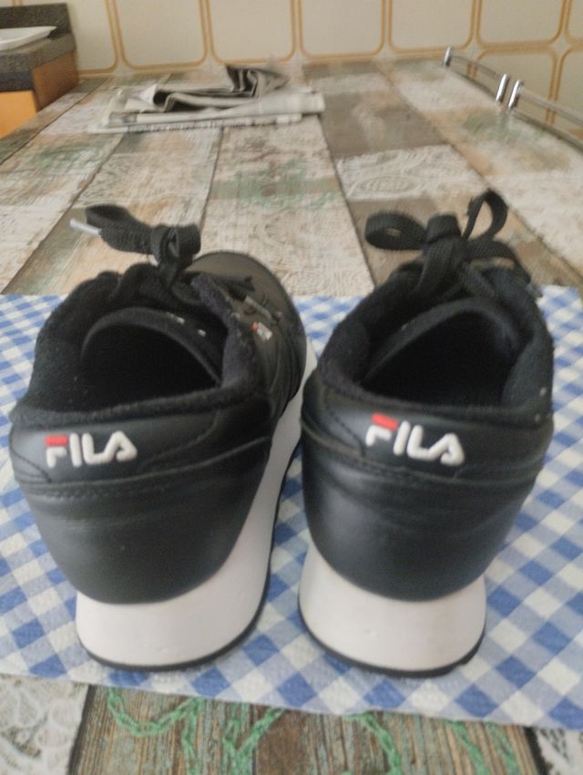 Sneakers Fila nere donna