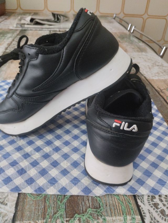 Sneakers Fila nere donna