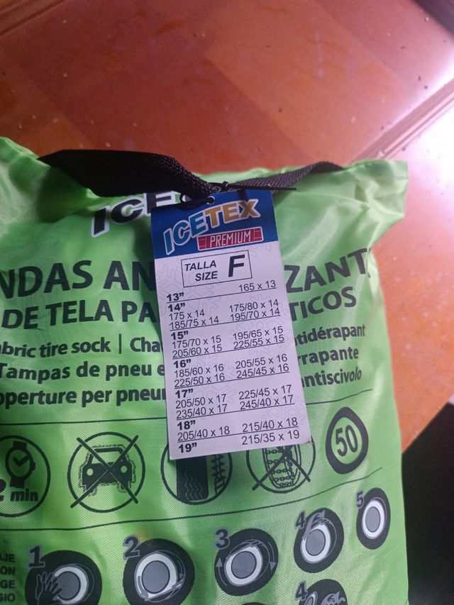 Cadenas nieve. Fundas anti-deslizantes neumáticos