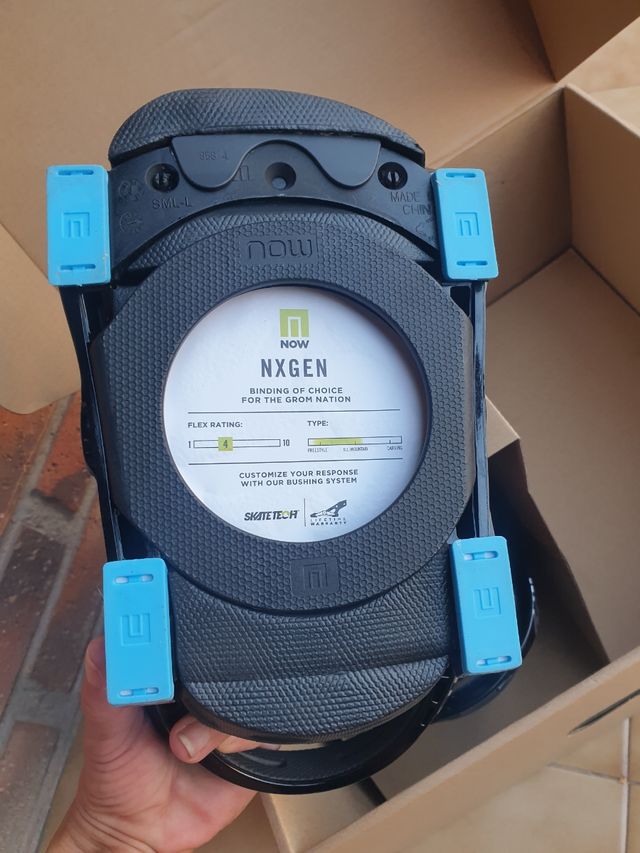 Tabla snow con fijaciones de 36.5 nueva 