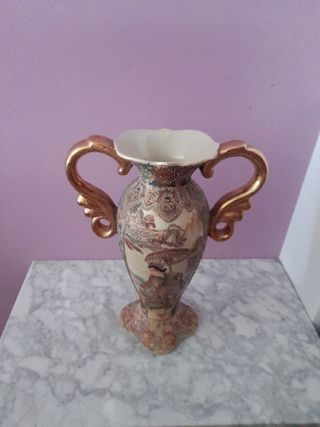 Jarrón porcelana dorado