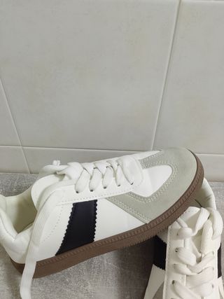 Sneakers bimbo bianche e beige