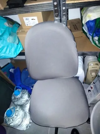 Silla oficina giratoria negra