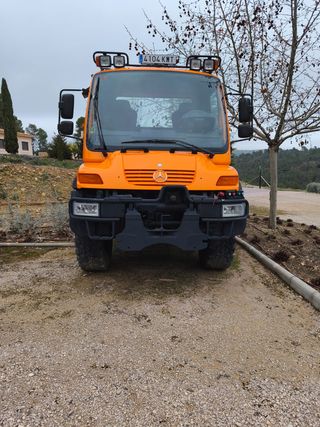 Mercedes Unimog U400 - Todoterreno