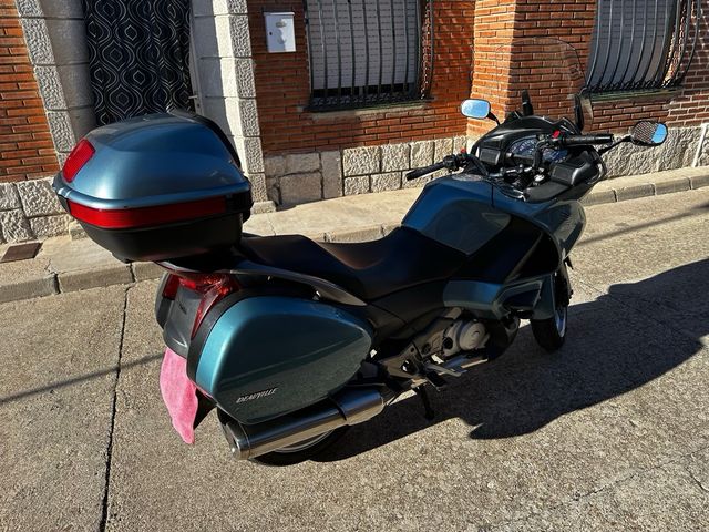 Honda Deuville 700cc