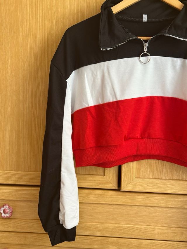 Sudadera corta tricolor