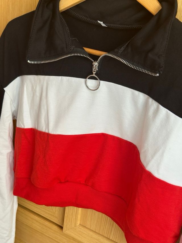 Sudadera corta tricolor