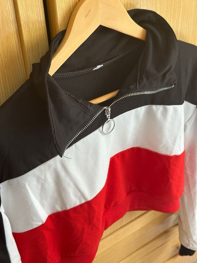 Sudadera corta tricolor