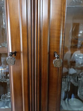 Vitrina madera maciza 2 cuerpos