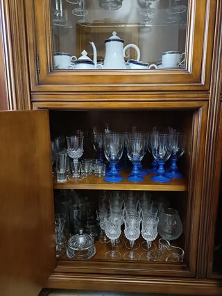 Vitrina madera maciza 2 cuerpos