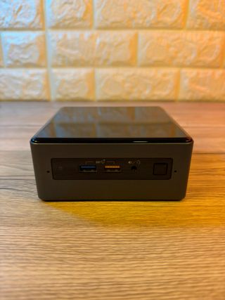 Intel NUC i3 8109U - Mini PC