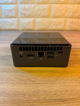 Intel NUC i3 8109U - Mini PC