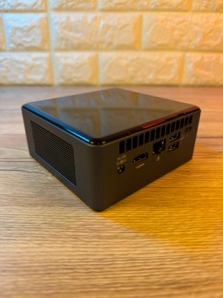 Intel NUC i3 8109U - Mini PC