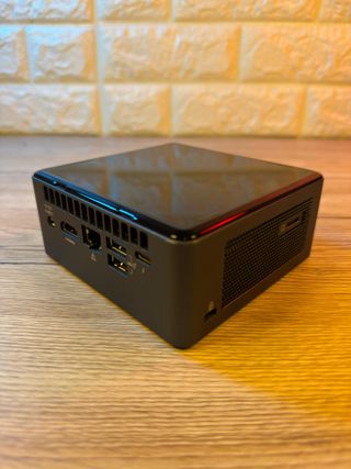 Intel NUC i3 8109U - Mini PC