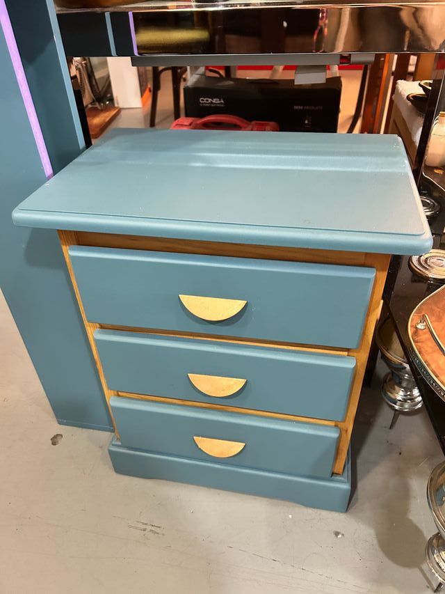 Mesilla noche azul restaurada 3 cajones y 2 baldas