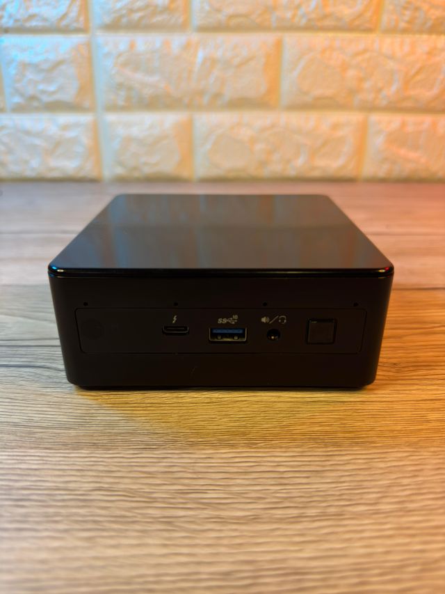 Intel NUC i7-1145G7 - Mini PC
