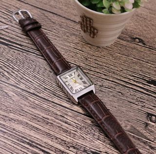 CASIO LTP-V007L-9B: ELEGANCIA QUE HABLA POR TI