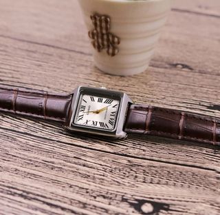 CASIO LTP-V007L-9B: ELEGANCIA QUE HABLA POR TI