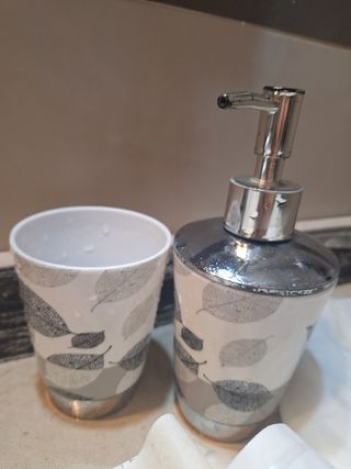 Baño Dosificador, cortina y vaso - hojas grises