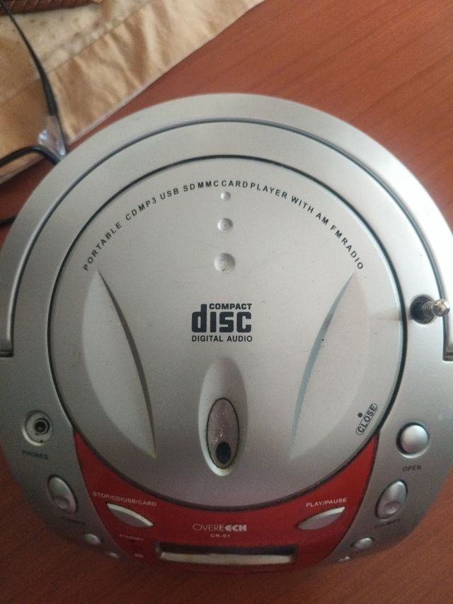 Radio CD OVERMAX con USB -Reproductor de CD Portát