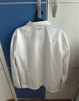 Chaqueta Adidas ClimaLite blanca y azul