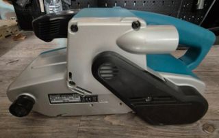 Lijadora de banda Makita 9404J 