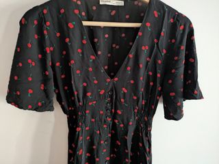 Vestido Pull&Bear estampado cerezas