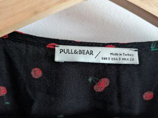 Vestido Pull&Bear estampado cerezas