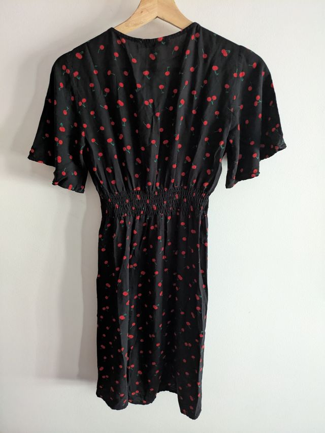 Vestido Pull&Bear estampado cerezas 