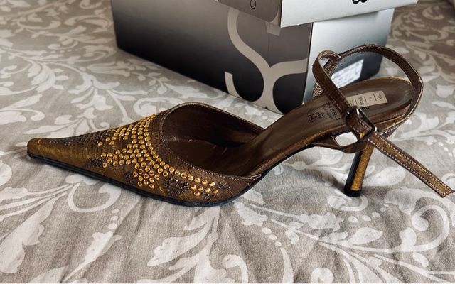 Zapatos Jhesu dorados, talla 39