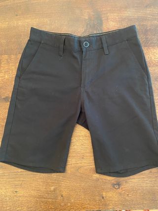 Bermudas Brixton azul marino.